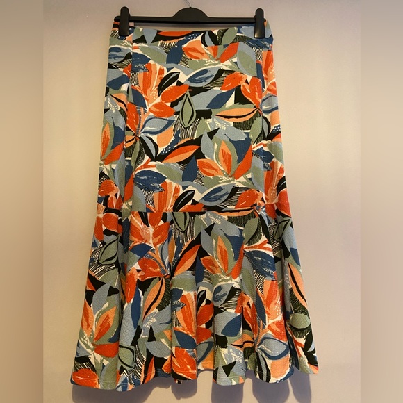 BRAND NEW WITH TAGS TU Summer Print Skirt - Size 14 UK - Picture 5 of 6